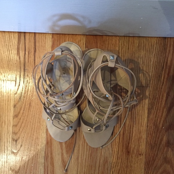 Lace-up block heels - Picture 5 of 5